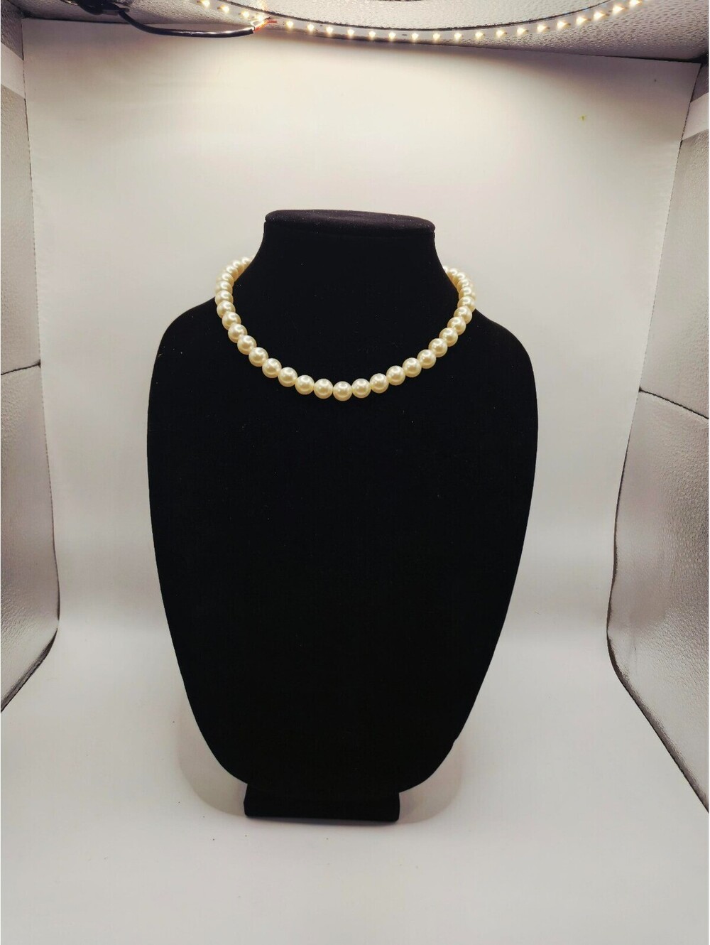 Vintage Cream Faux Pearl Choker Necklace Single Strand Classic Elegant